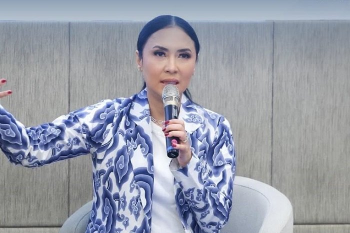 Sosok Agustina Hastarini, istri Menteri UMKM, yang diduga pakai surat dinas untuk jalan-jalan. (Instagram.com @tina.astari)

