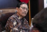 Luhut Pandjaitan memaparkan rencana gene bank kepada Presiden Prabowo di Jakarta. (Facebook.com @Luhut Binsar Pandjaitan)