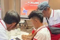 Demonstrasi aplikasi Plinazolin oleh Syngenta, jadi solusi nyata hadapi hama di ladang padi, bawang, dan cabai. (Dok. Syngenta Indonesia)