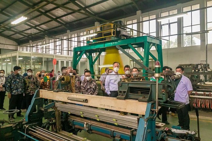 Mesin pabrik kembali berderu, tanda pulihnya industri manufaktur nasional. (Dok. bbt.kemenperin.go.id)

