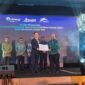 Oscar Chan, GM of Energy Storage International Sales Department at EVE Energy, and En Harman, President of Cenergi SEA, jointly unveiled the energy storage procurement contract.